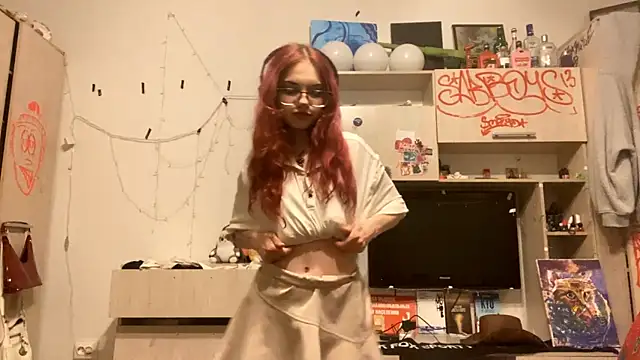 Snapshot of RedHeadCat chatting on April 2026 09:26:02 PM RedHeadCat online show from April 2026 09:26:02 PM