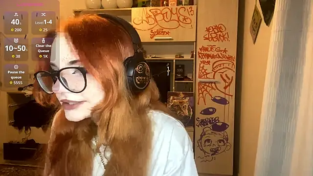 Snapshot of RedHeadCat chatting on May 2026 09:34:01 PM RedHeadCat online show from May 2026 09:34:01 PM