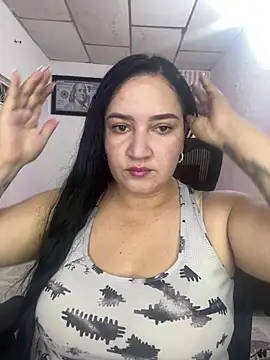 Snapshot of Fresita-12 chatting on May 2026 10:04:02 PM Fresita-12 online show from May 2026 10:04:02 PM