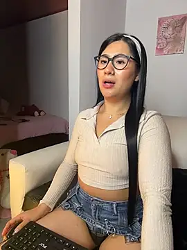 EvelynLeen  online show from April 2026 11:43:01 AM