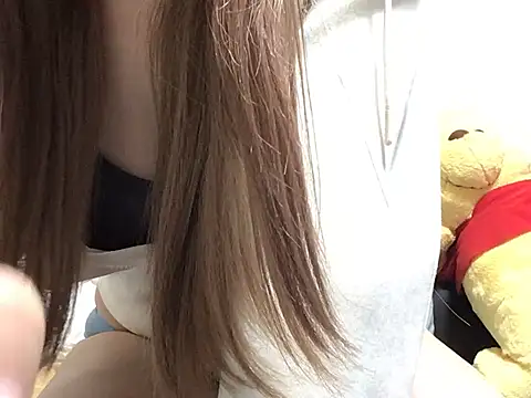Snapshot of himari_0915 chatting on April 2026 01:57:02 PM himari 0915 online show from April 2026 01:57:02 PM