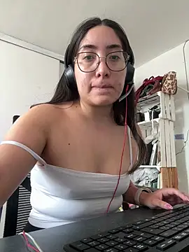 Snapshot of vampiralatina chatting on April 2026 07:12:01 PM vampiralatina online show from April 2026 07:12:01 PM