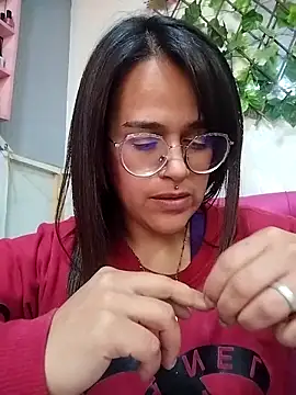 rochylinda online show from April 2026 05:15:01 PM