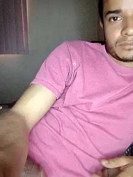 LuisLatinboyy online show from April 2026 08:42:02 PM