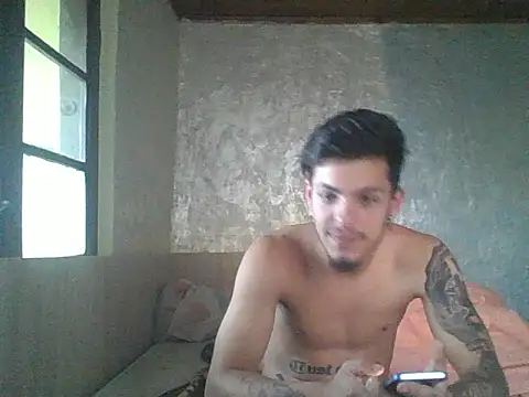 Snapshot of robertmrn112 chatting on May 2026 05:22:02 PM robertmrn112 online show from May 2026 05:22:02 PM