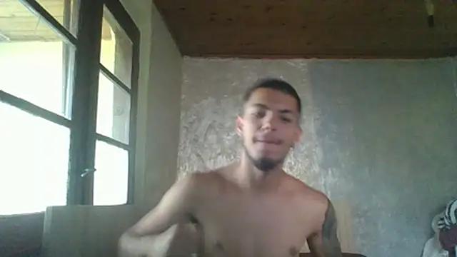 robertmrn112 online show from July 2026 05:18:02 PM
