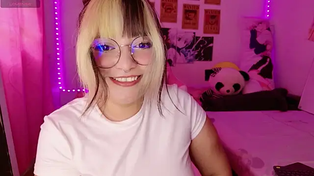 Snapshot of ZoeyDoll_ chatting on May 2026 08:38:02 PM ZoeyDoll online show from May 2026 08:38:02 PM