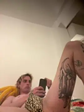 Snapshot of lucasdeexxx chatting on April 2026 09:05:02 PM lucasdeexxx online show from April 2026 09:05:02 PM