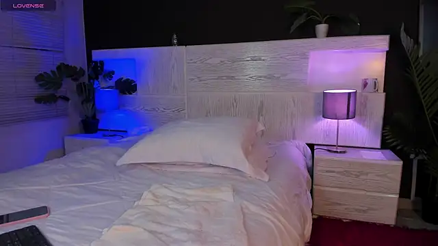 Snapshot of angelina_hilton chatting on April 2026 11:42:02 AM angelina hilton online show from April 2026 11:42:02 AM