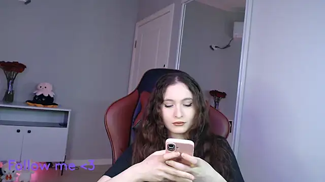 Snapshot of solitudebby chatting on April 2026 05:28:01 PM solitudebby online show from April 2026 05:28:01 PM