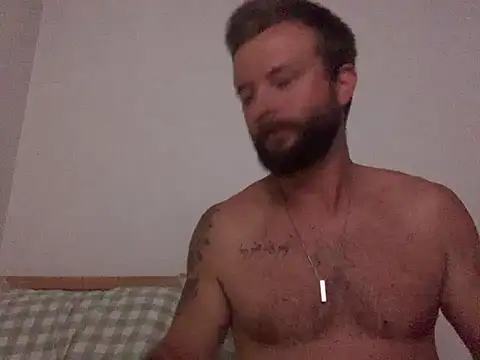 Snapshot of boredomgotus chatting on April 2026 05:28:01 PM boredomgotus online show from April 2026 05:28:01 PM