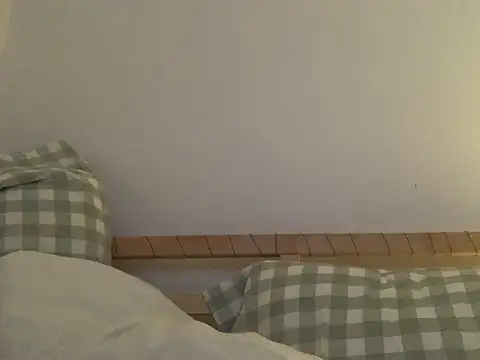 Snapshot of boredomgotus chatting on April 2026 12:21:02 PM boredomgotus online show from April 2026 12:21:02 PM