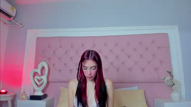 Snapshot of DannaFlame_ chatting on May 2026 06:21:02 AM DannaFlame online show from May 2026 06:21:02 AM