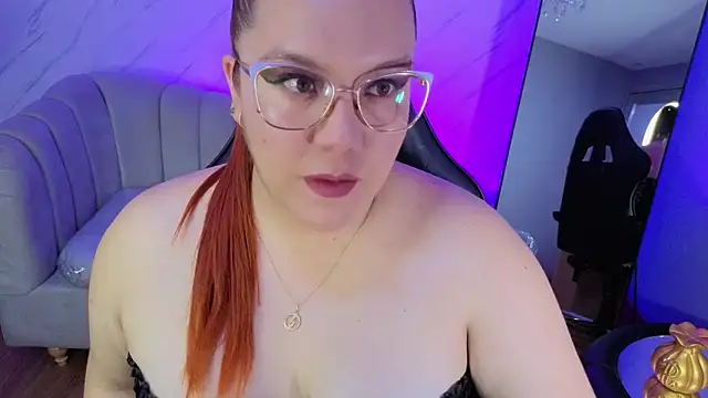 Snapshot of tezzaniut_t chatting on June 2026 02:46:02 AM tezzaniut t online show from June 2026 02:46:02 AM