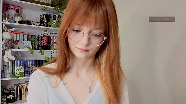 Snapshot of Lilyrin chatting on May 2026 08:28:01 PM Lilyrin online show from May 2026 08:28:01 PM