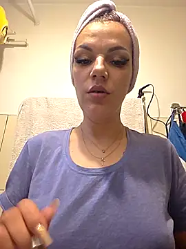 SweetMomy  online show from April 2026 06:05:01 AM