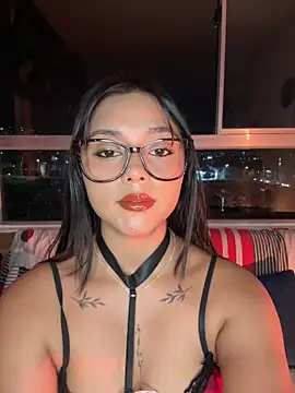 Pocajontas25 online show from April 2026 02:28:01 AM