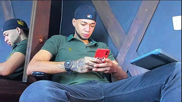 Snapshot of Daniel_huge22 chatting on May 2026 01:49:01 PM Daniel huge22 online show from May 2026 01:49:01 PM
