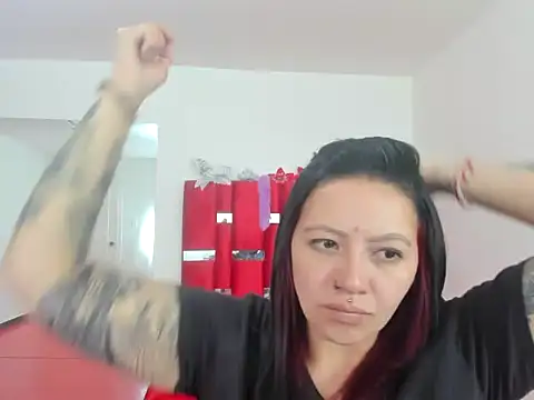 Snapshot of scarlett_red_1 chatting on May 2026 04:35:02 PM scarlett red 1 online show from May 2026 04:35:02 PM