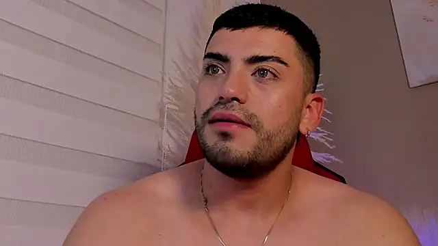 Snapshot of Alexander_Diazz chatting on May 2026 12:51:02 AM Alexander Diazz online show from May 2026 12:51:02 AM