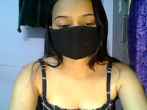 Snapshot of Saxy_Mony002 chatting on May 2026 02:12:01 PM Saxy Mony002 online show from May 2026 02:12:01 PM