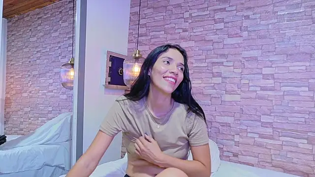 Snapshot of martina_thompson_ chatting on April 2026 07:36:01 PM martina thompson online show from April 2026 07:36:01 PM