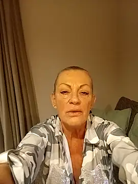 LadyBrigitte online show from April 2026 05:18:01 PM