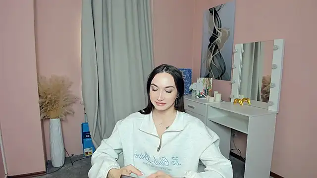 Snapshot of AngeleZeidler chatting on April 2026 06:46:01 AM AngeleZeidler online show from April 2026 06:46:01 AM