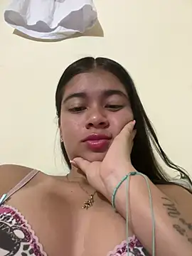 Snapshot of Kloe_zaf chatting on June 2026 05:06:02 AM Kloe zaf online show from June 2026 05:06:02 AM