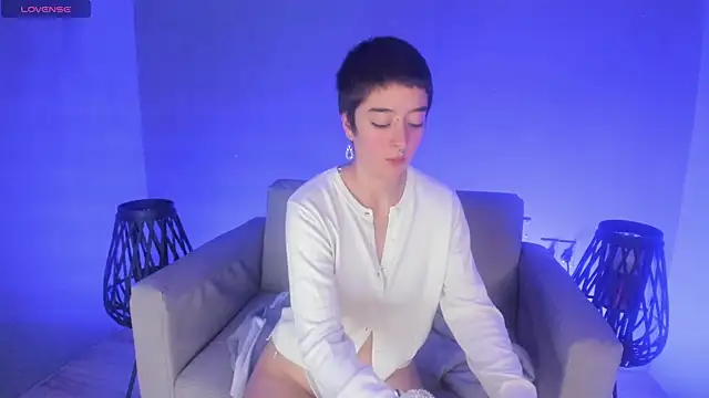 Snapshot of Atheena__ chatting on May 2026 01:05:02 PM Atheena online show from May 2026 01:05:02 PM