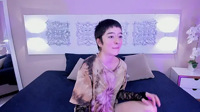 Snapshot of Atheena__ chatting on May 2026 01:30:01 PM Atheena online show from May 2026 01:30:01 PM