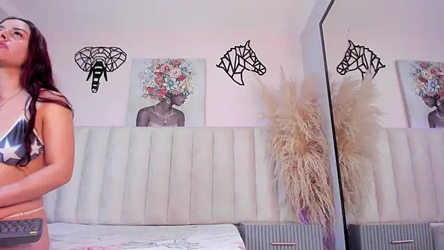 Anniee collins  online show from April 2026 12:12:01 PM