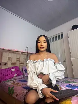 Snapshot of pocahontasbaby_ chatting on May 2026 05:26:01 AM pocahontasbaby online show from May 2026 05:26:01 AM