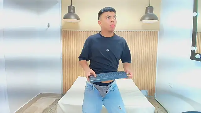 THIAM KELLER1 online show from April 2026 07:29:01 PM