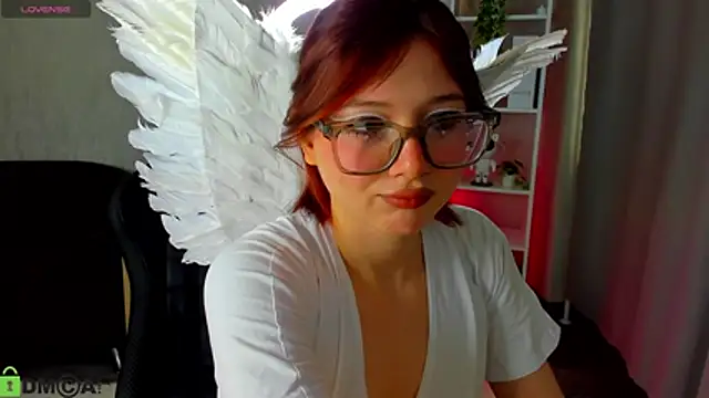 Snapshot of Lessi_Panic chatting on April 2026 12:57:01 AM Lessi Panic online show from April 2026 12:57:01 AM