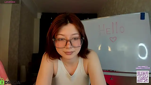 Snapshot of Lessi_Panic chatting on April 2026 01:15:01 AM Lessi Panic online show from April 2026 01:15:01 AM