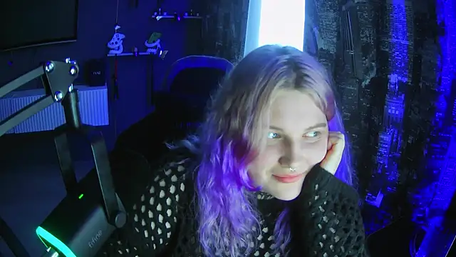 Sweet Squirrel  online show from April 2026 10:42:01 AM