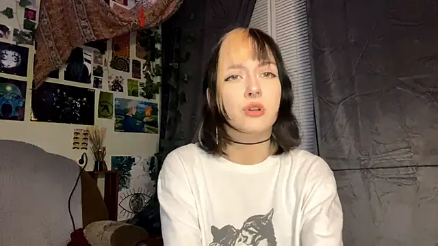 Snapshot of AllegraStaffieri chatting on April 2026 09:15:01 PM AllegraStaffieri online show from April 2026 09:15:01 PM