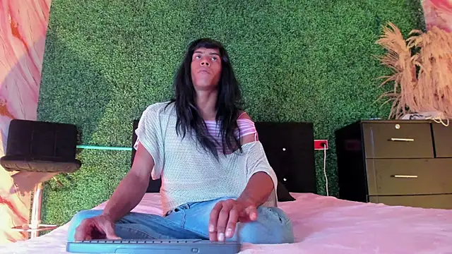 Snapshot of Lexyy_lux chatting on April 2026 01:39:01 PM Lexyy lux online show from April 2026 01:39:01 PM