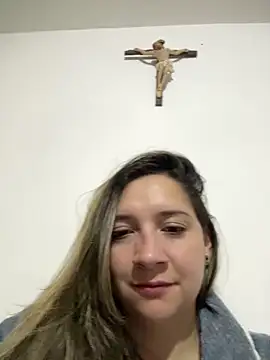 Snapshot of belucci_vale chatting on April 2026 09:13:01 AM belucci vale online show from April 2026 09:13:01 AM