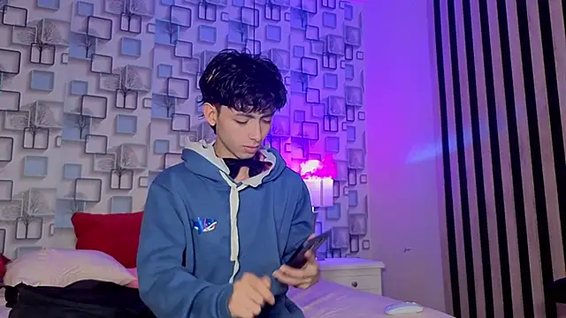 Snapshot of Twink_Sebas7 chatting on June 2026 12:14:02 PM Twink Sebas7 online show from June 2026 12:14:02 PM