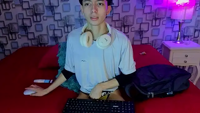 Snapshot of Twink_Sebas7 chatting on June 2026 12:20:02 PM Twink Sebas7 online show from June 2026 12:20:02 PM