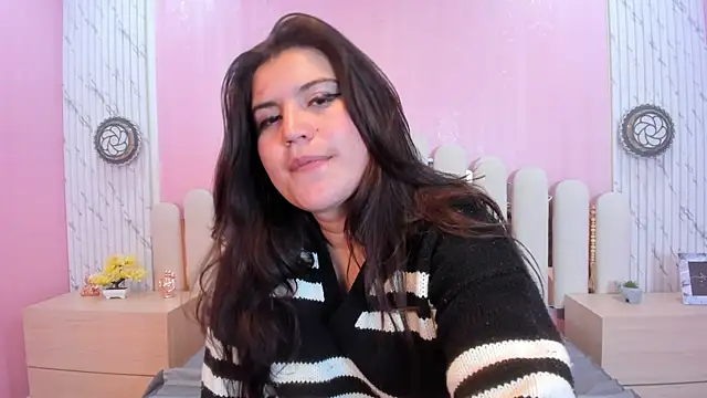 Samantha Cooper   online show from April 2026 07:58:02 PM