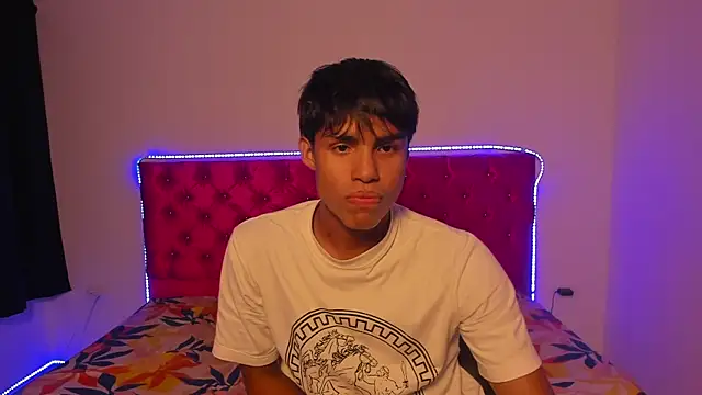 Snapshot of skinny_sam chatting on April 2026 04:06:02 AM skinny sam online show from April 2026 04:06:02 AM