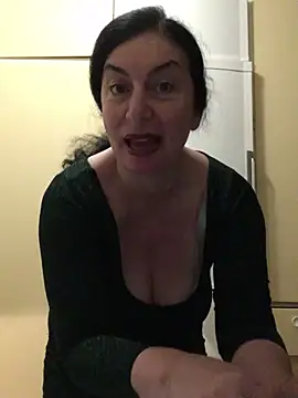 Snapshot of Lizzaa80 chatting on June 2026 08:44:01 PM Lizzaa80 online show from June 2026 08:44:01 PM