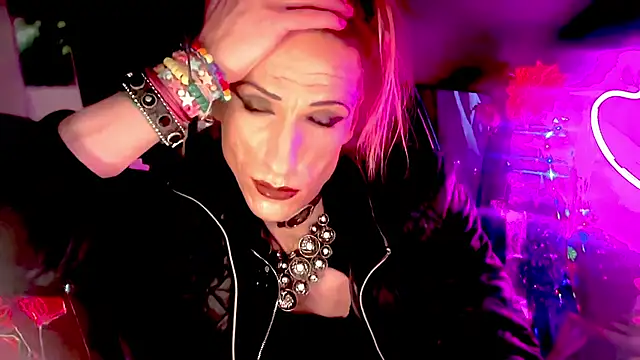 TgirlBrat online show from June 2026 06:20:01 AM