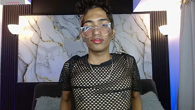Snapshot of triiangel_latinboy chatting on April 2026 01:19:02 AM triiangel latinboy online show from April 2026 01:19:02 AM