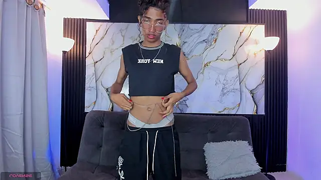 Snapshot of triiangel_latinboy chatting on April 2026 12:28:01 AM triiangel latinboy online show from April 2026 12:28:01 AM