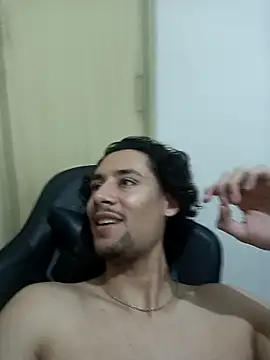 Emilprime online show from April 2026 01:33:01 AM