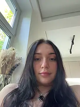 Snapshot of LucyHotty_ chatting on June 2026 04:10:01 PM LucyHotty online show from June 2026 04:10:01 PM